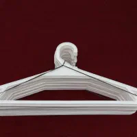 چوب لباسی سفید