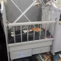 تخت و نی نی لالای  کودک نو|تخت و سرویس خواب|نسیم‌شهر, |دیوار