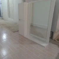 آینه و باکس سرویس بهداشتی