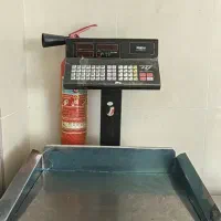 یک عدد فریز و یخچال یک ترازو پند دیجیتال 50 کیلویی|فروشگاه و مغازه|چابهار, |دیوار