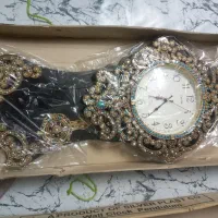 ساعت دیواری در حد نو