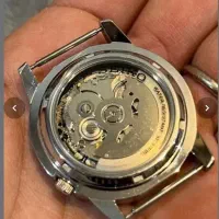 سیکو|ساعت|تهران, فلسطین (میدان انقلاب)|دیوار