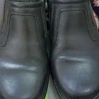 کفش چرم مردانه فرزین سایز 41/پیراهن مشکی مردانهXL