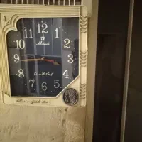 ساعت دیواری سالم