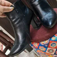 نیم بوت و کفش مجلسی|کیف، کفش، کمربند|رشت, امین الضرب|دیوار