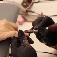 اموزش و کاشت ناخن