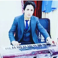 خواننده اجرای زنده آذری و فارسی