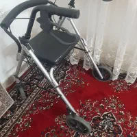 واکر چرخدار
