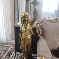 مجسمه زن