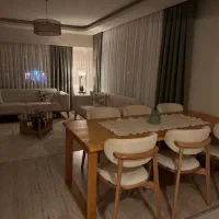 ۸۲ متری / پارکینگ آسانسور انباری بالکن / دوخواب