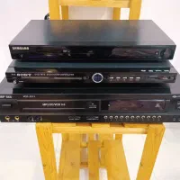 دو عدد دستگاه پخش DVD یک عدد دستگاه پخش VCD