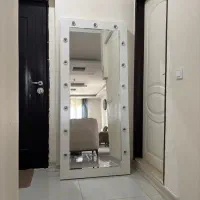 آینه قدی چراغدار مناسب آرایشگاه و اتاق لباس