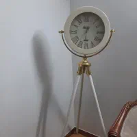 ساعت ایستاده.