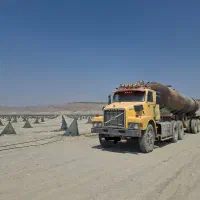 نیابه راننده تریلی داخل معدن