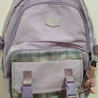 کیف مدرسه نو نو|کیف، کفش، کمربند|قم, چهل درخت‎|دیوار