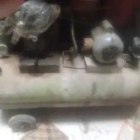 یک دستگاه کمپرسور بزرگ