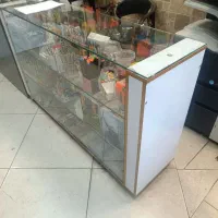 ویترین دو طبقه و کمد