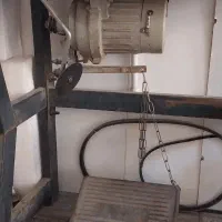 میز پایه چرخ خیاطی به همراه دینام|چرخ خیاطی و ریسندگی|تویسرکان, |دیوار