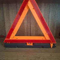 مثلث اعلام خطر در جاده ها