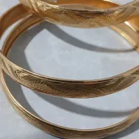۳عدد النگوسایز۴ وزن ۱۵گرم و۷۰۰سوت ۳۰۰ بالای تابلو