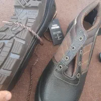 کفش کار کاملا چرم نو نو سایز 42