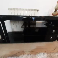 میز تلویزیون شیشه ای
