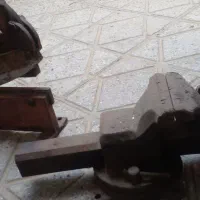یک عدد قیچی ورق بری و گیره