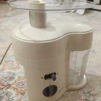 دستگاه آب میوه گیری به همراه دو آسیاب