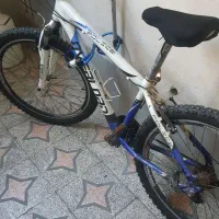 یک عدد دوچرخه به فروش میرسد