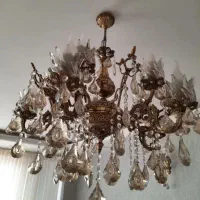 یک جفت لوستر برنجی ۱۲ شعله و یک عدد دیوارکوب