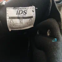 کفش ایمنی|کیف، کفش، کمربند|قدس, شهر‌قدس|دیوار