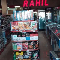 صندوقدار خانم با ظاهری آراسته روابط عمومی بالا