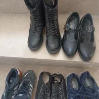 چندجفت کتونی وکفش