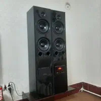 اسپیکر فلشخور و بلوتوثدار بزرگ ایستاده پاسکال