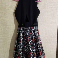 تعدادی لباس مجلسی|لباس|میانه, |دیوار