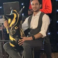 نوازنده نی همبون