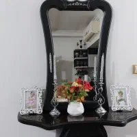 کنسول آینه سالم و تمیز و شیک فقط ۸۰۰ت