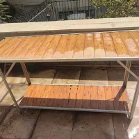 میز آلومینیومی رنگ چوب|گل و گیاه طبیعی|تهران, شادمان|دیوار