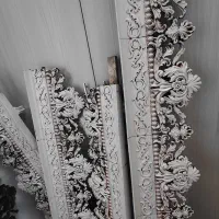 کتیبه بالای پرده خیلی تمیزومرتب