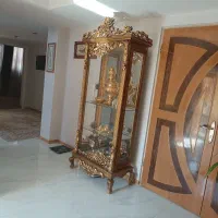 ویترین ۴طبقه چوبی طلایی