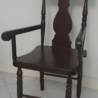 صندلی چوبی