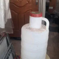 دبه|ظروف نگهدارنده، پلاستیکی، یک‌بارمصرف|قم, چهل درخت‎|دیوار