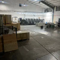 مدیر دفتر خانم برای مجموعه بزرگ چاپ و بسته بندی