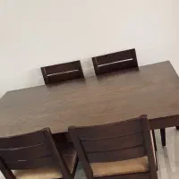 میز و صندلی در حد نو