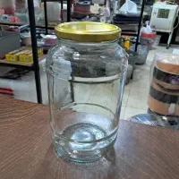 شیشه‌ی مربا بزرگ