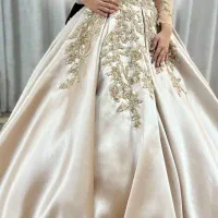 لباس عروس و رنگی|لباس|سبزوار, قصبه غربی|دیوار