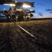 نشاکاری گوجه با دستگاه مکانیزه