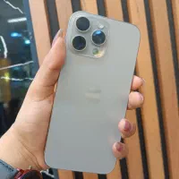 آیفون ۱۶ پرو مگس