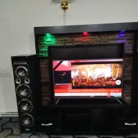 میز تلویزیون سالم به دلیل تعویض میز فروخته میشود