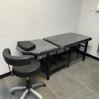 تخت سالنی و صندلی تابوره نو